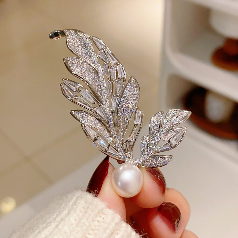 真金电镀高档天然淡水珍珠胸针女