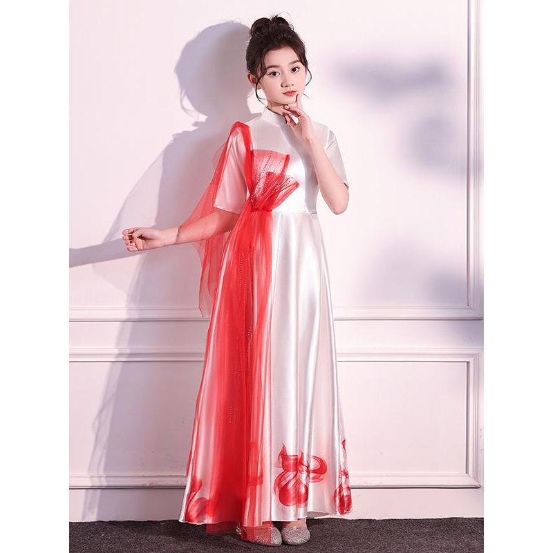 六一儿童合唱服男女大团中