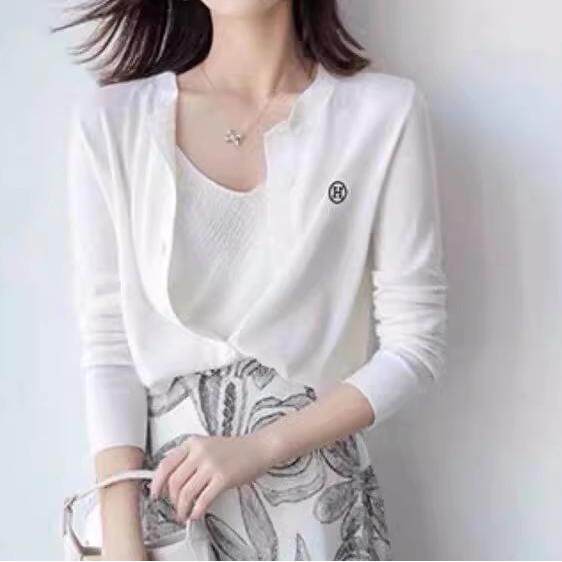 圆领针织开衫女装春秋冬装新款漂亮小衫长袖刺绣字母外穿针织毛衫