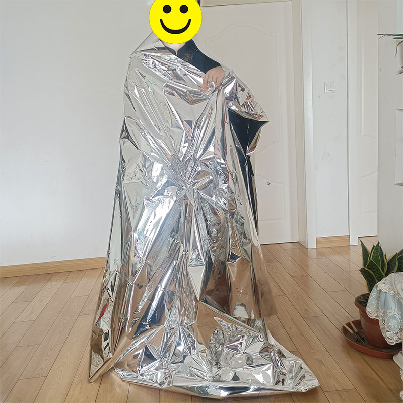 姜蒸银色褶皱铺地板T反光背景墙舞台婚礼布楼摄影拍照复合锡膜纸