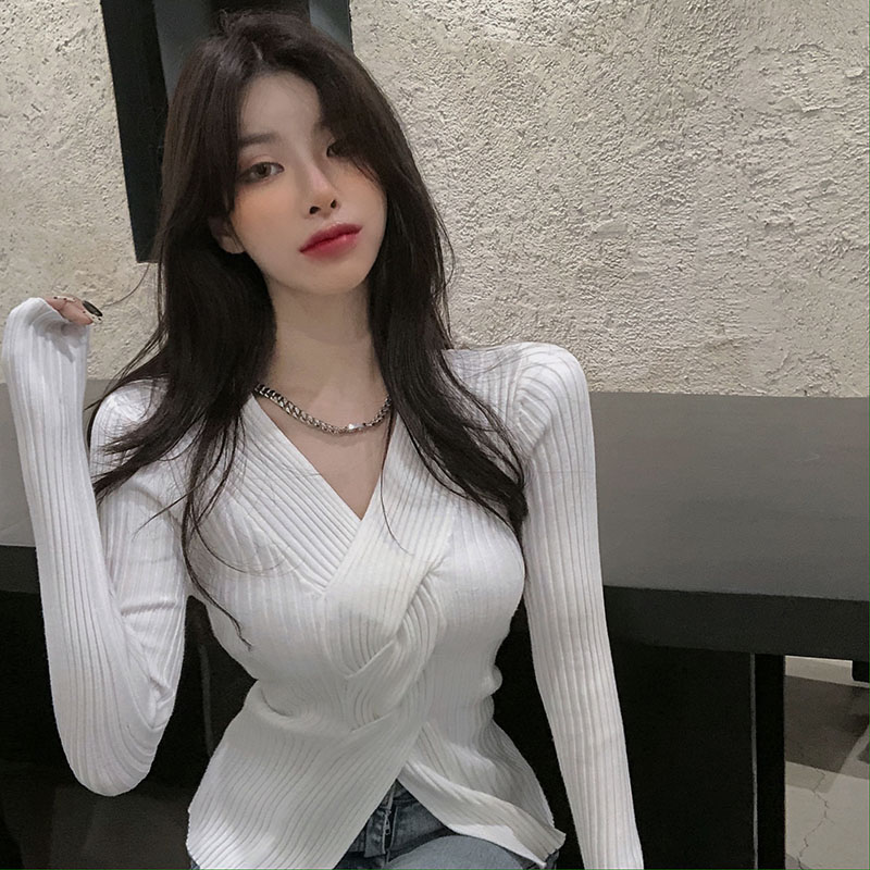 Real price! Solid color V-neck slim and gentle cross knit