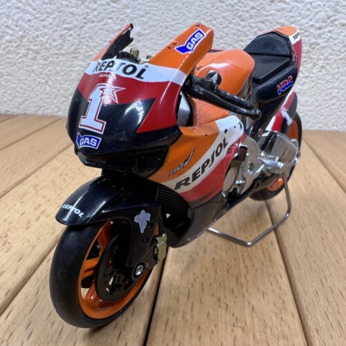 1:18本田RC211V摩托车合金模型摆件Moro GP场景摆设
