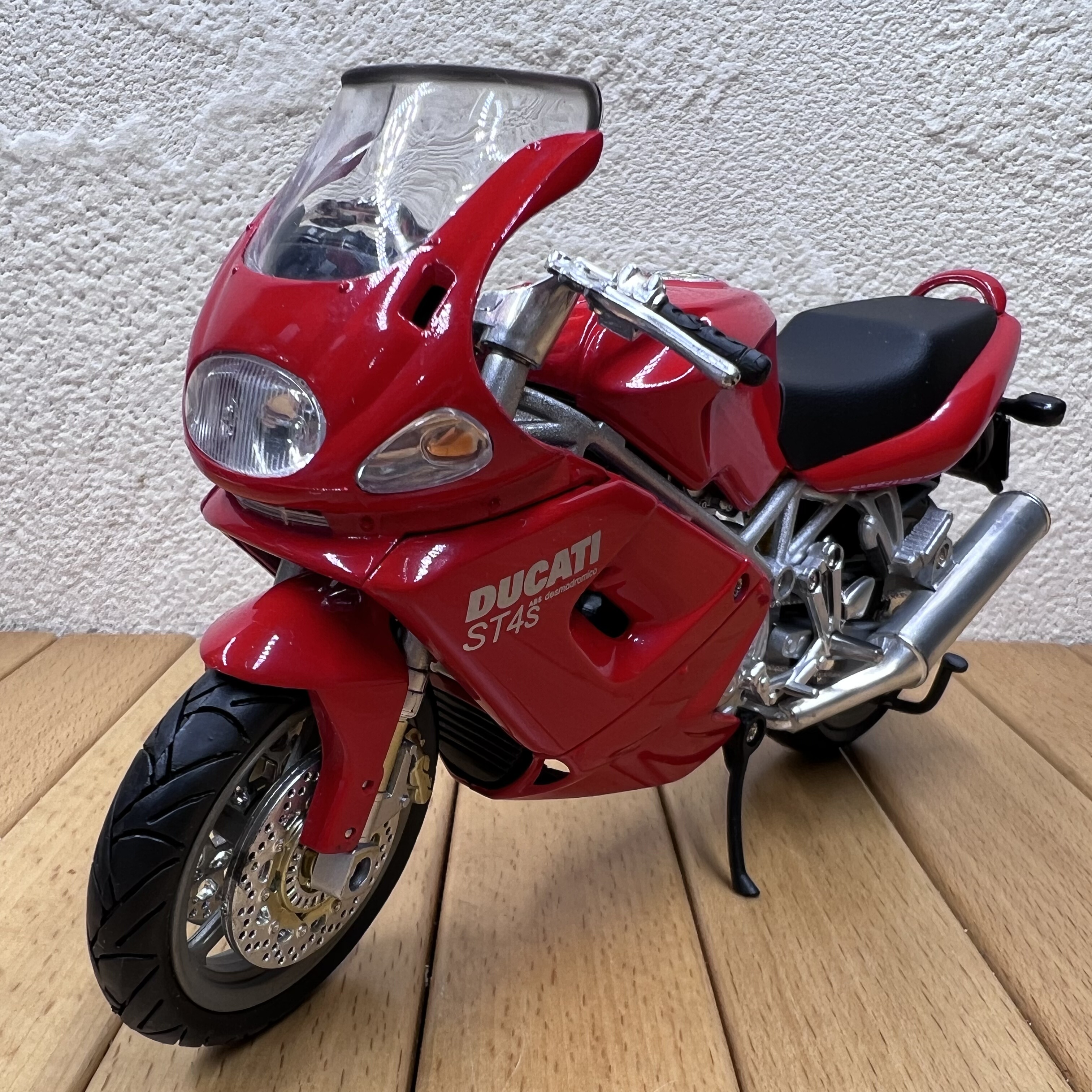 1:12杜卡迪2001款ST4S摩托车合金模型摆件 重机车模型摆设