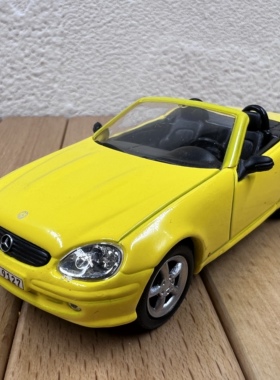 1:43奔驰SLK320汽车合金模型摆件敞篷跑车场景摆设