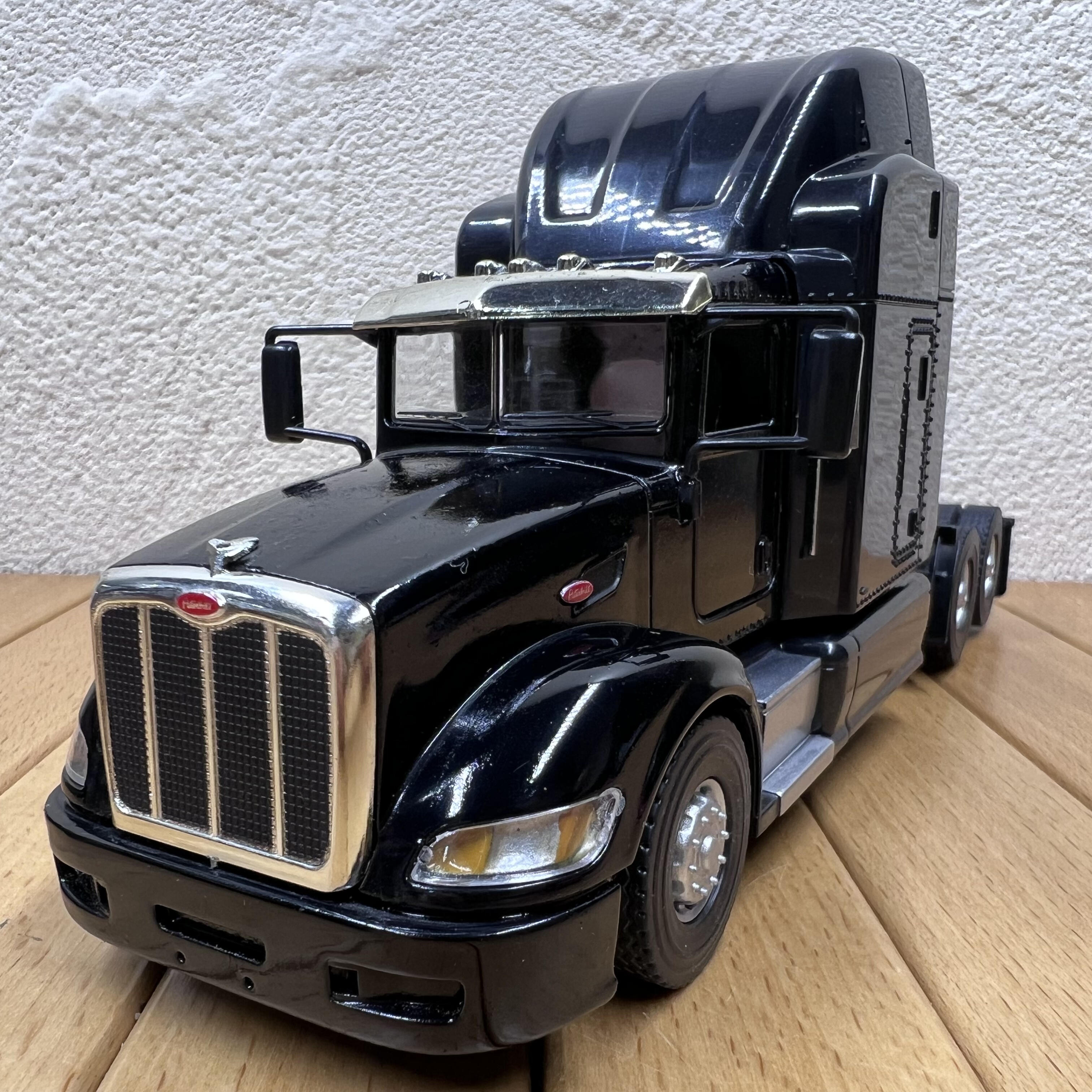 1:43彼得比尔特2013款386型卡车合金汽车模型摆件 半挂车场景摆设