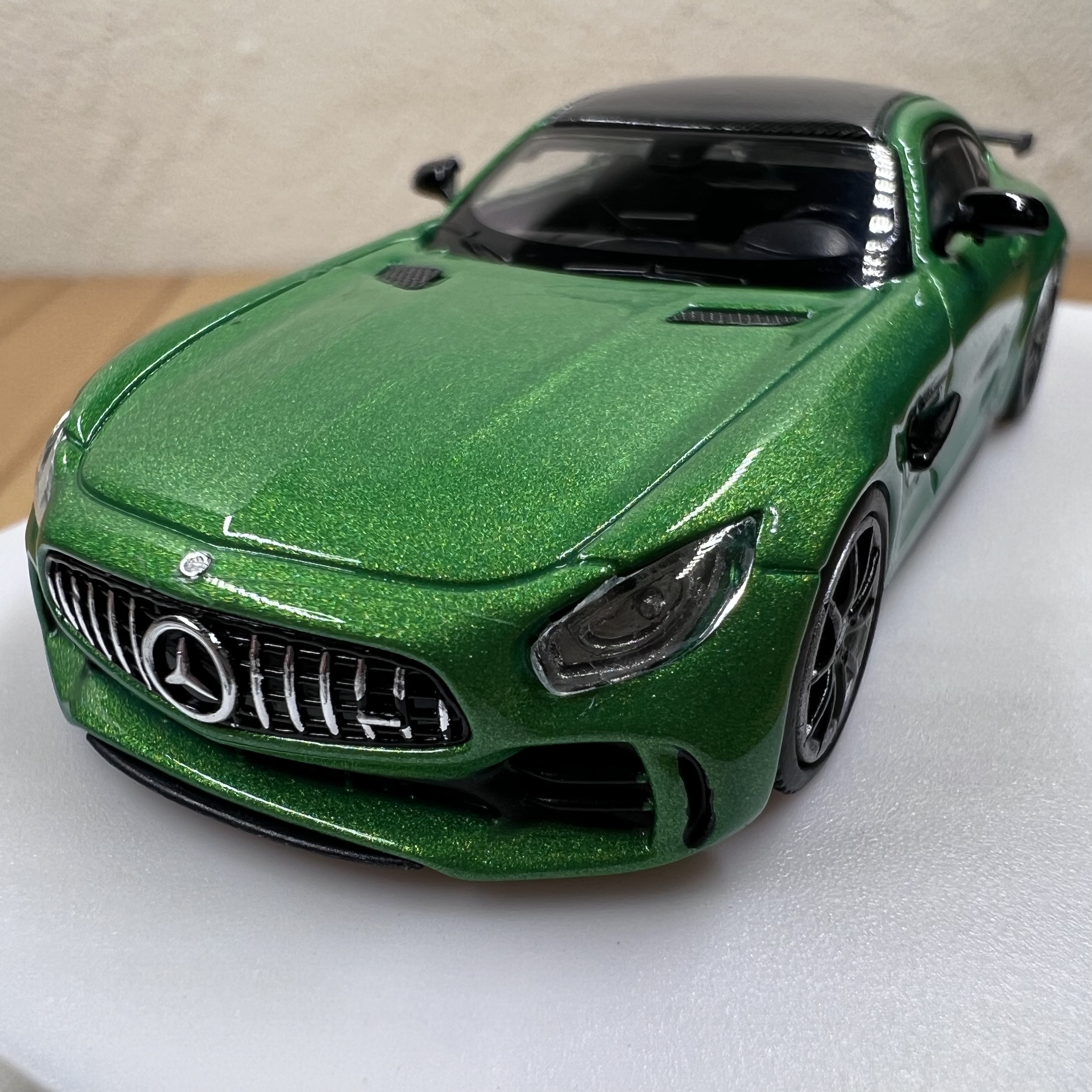 1:64奔驰AMG GTR汽车合金模型摆件 绿魔超跑场景摆设