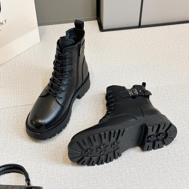 杰豪女鞋今年流行的加绒马丁靴