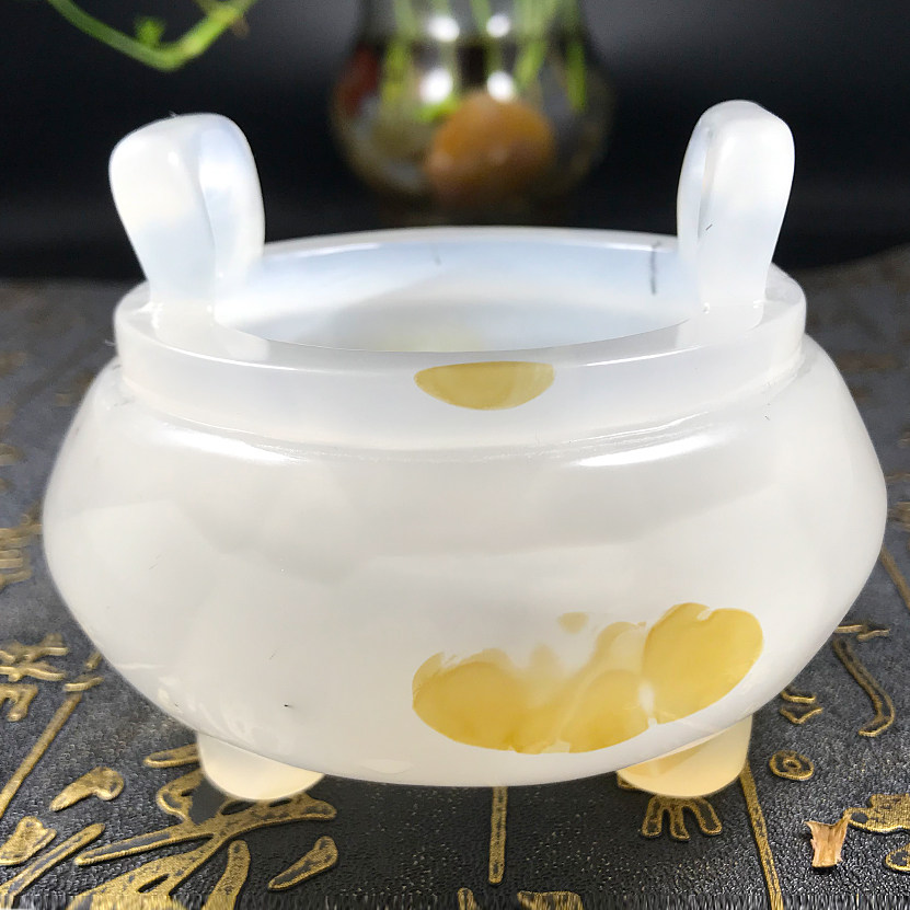 沛孚新品天然玛瑙香炉家用供佛冰种玉髓香插摆件三足鼎收藏品包邮