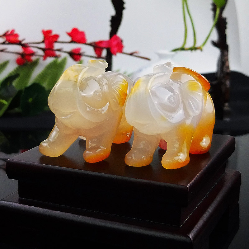 沛孚新品天然玛瑙玉髓大象摆件俏红巧雕玉石把玩家居摆件正品包邮