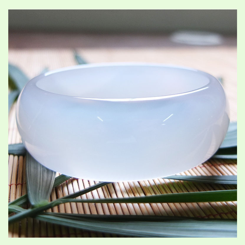 天然白冰玛瑙玉髓手镯沛孚包邮