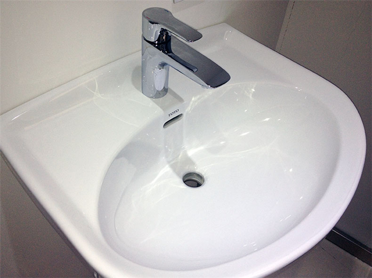 toto卫浴挂墙式陶瓷洗脸盆