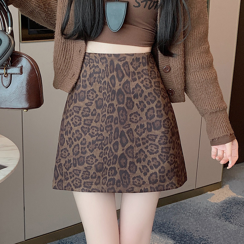 仿鹿皮绒半身裙女2025秋冬辣妹风高腰A字防走光豹纹包臀短裙