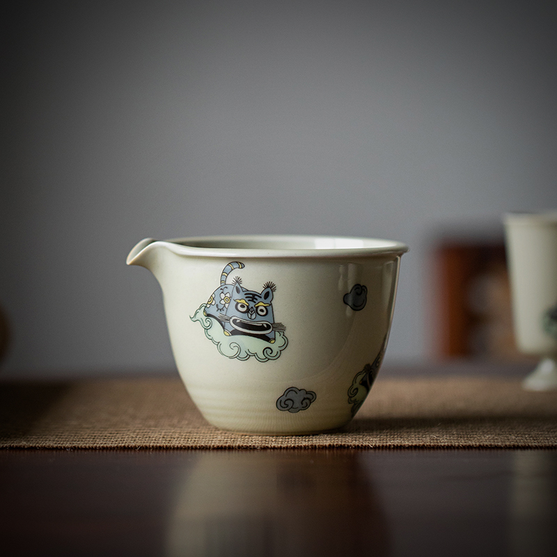 速发蜜合釉如虎添道公翼杯陶瓷杯用创意分茶器茶海小老虎公杯匀家