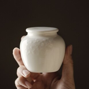 速发封脂玉瓷手工浮雕梅罐茶叶花陶瓷密羊罐迷你罐子便携小号储存