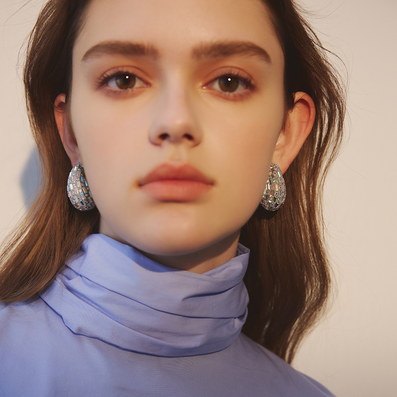 苏心水滴渐变彩色玻璃满钻轻奢耳钉高级百搭简约闪亮耳饰耳环耳钉