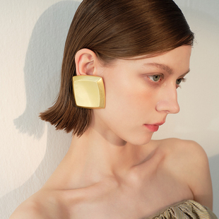 苏心2024新款无耳洞耳夹女轻奢精致耳骨夹气质小众设计高级感耳饰