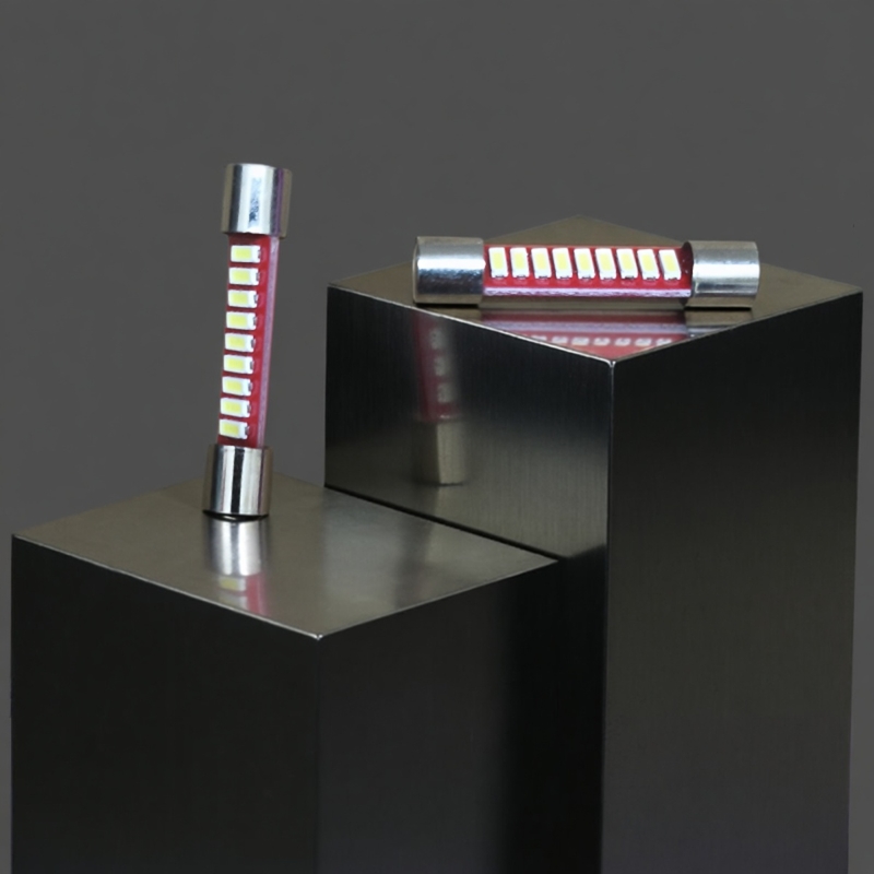 26款哈弗H6L化妆镜灯卤素灯平头31MM汽车LED灯泡9灯珠4014高亮