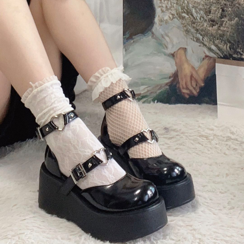 少女爱心中空搭扣厚底单鞋大头鞋
