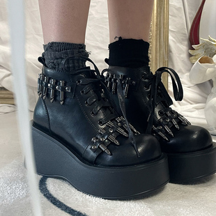 时光里 原宿圆头子弹马丁靴帅气ins街拍酷皮靴千禧辣妹靴短靴 店