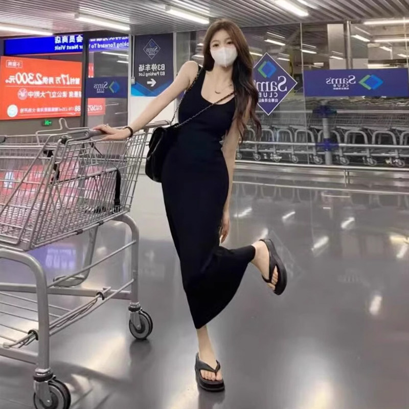 速发中长款小妈背心带吊裙包臀裙紧身性感黑色U领显身材连裙衣长