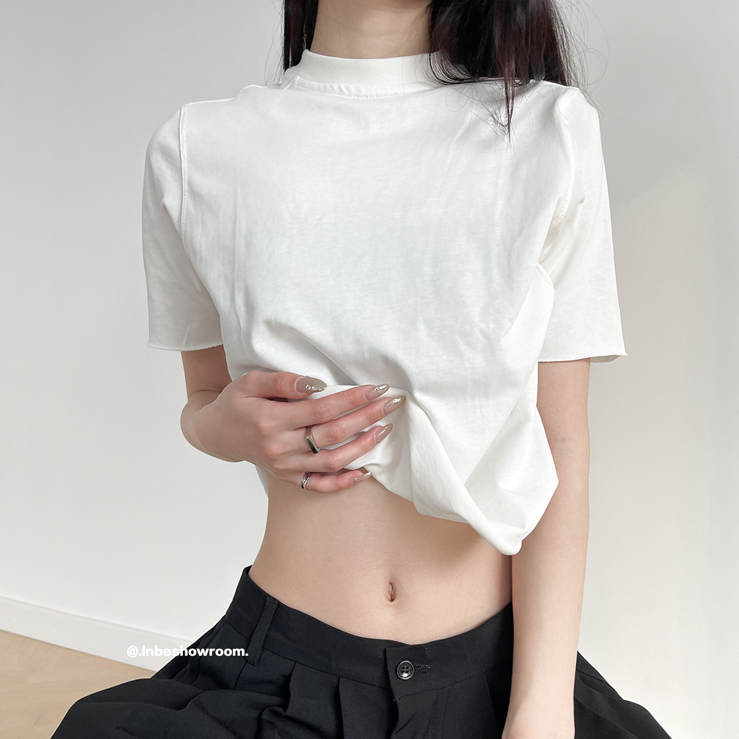 lnbeshowroom简约小领口短款百搭卷边短袖正肩圆领套头宽松T恤女