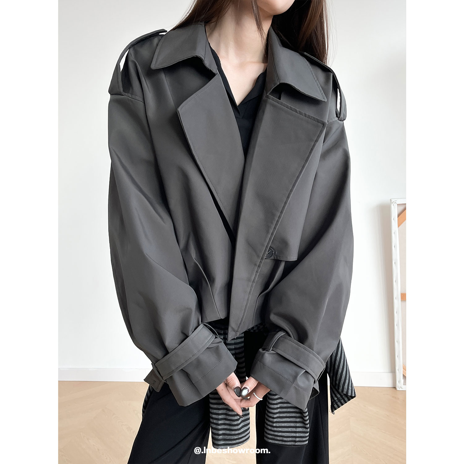 高级感西装领短款风衣外套