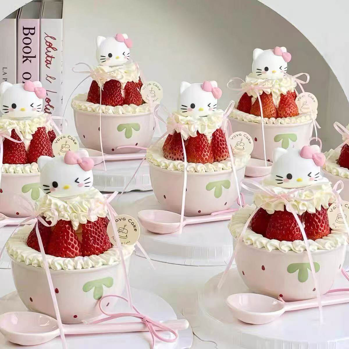 2025网红圣诞节新年草莓碗蛋糕装饰元旦kt猫新年陶瓷碗甜品插件,节庆用品/礼品,蛋糕/烘焙装饰用品,淘宝优惠券,粉丝福利购,淘宝优惠卷