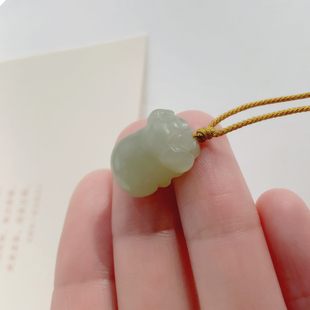 { 亥猪 } 天然和田玉生肖猪项链 正品青白玉属相猪吊坠