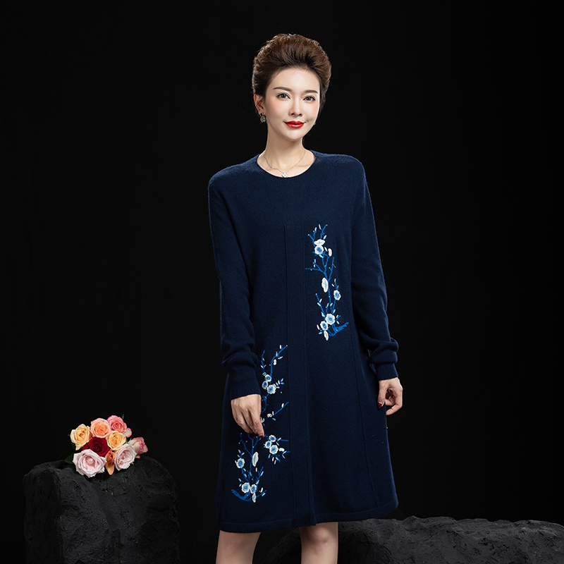 羊绒衫中长款毛衣连衣裙刺绣羊绒针织打底裙绣花山羊绒衫连衣裙