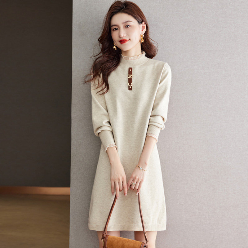 半高领针织连衣裙女秋冬装新款宽松大码内搭打底衫爆款配大衣长裙