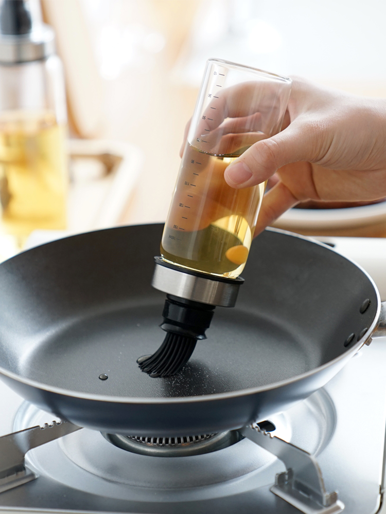 Oil brush Kitchen pancake electric baking pan brush oil brush Household high temperature silicone small brush Baking oil brush with bottle