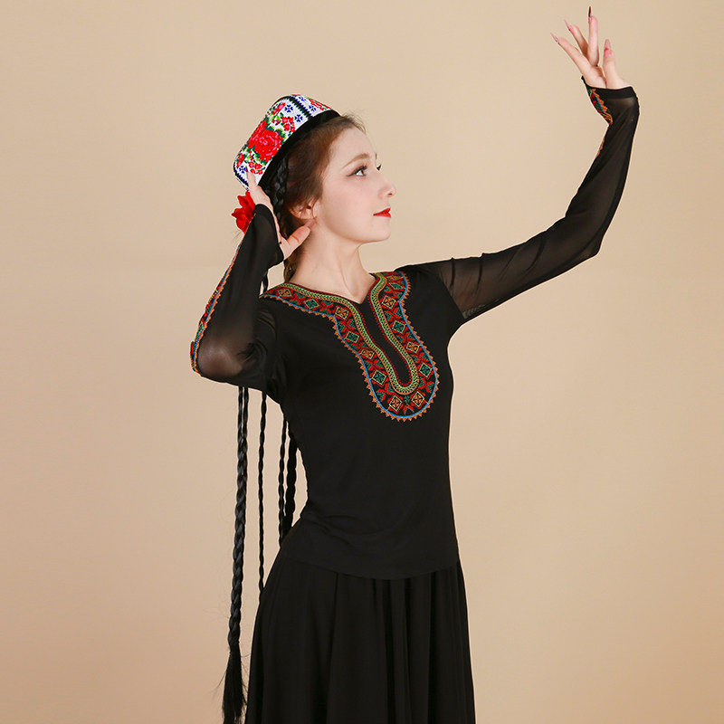 天山美翼牛奶丝绣花新疆舞上衣