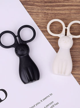 日本大创daiso厨房小剪刀迷你安全剪刀家居背后磁铁厨房剪刀包邮