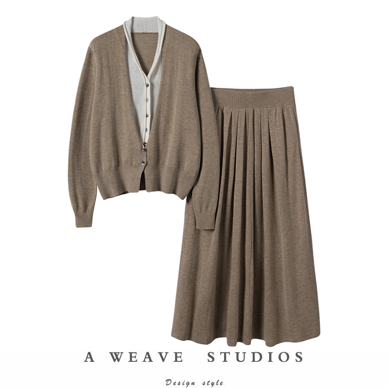 美得让人挪不开眼 ！温柔感100%纯山羊绒假两件拼接针织套装裙女