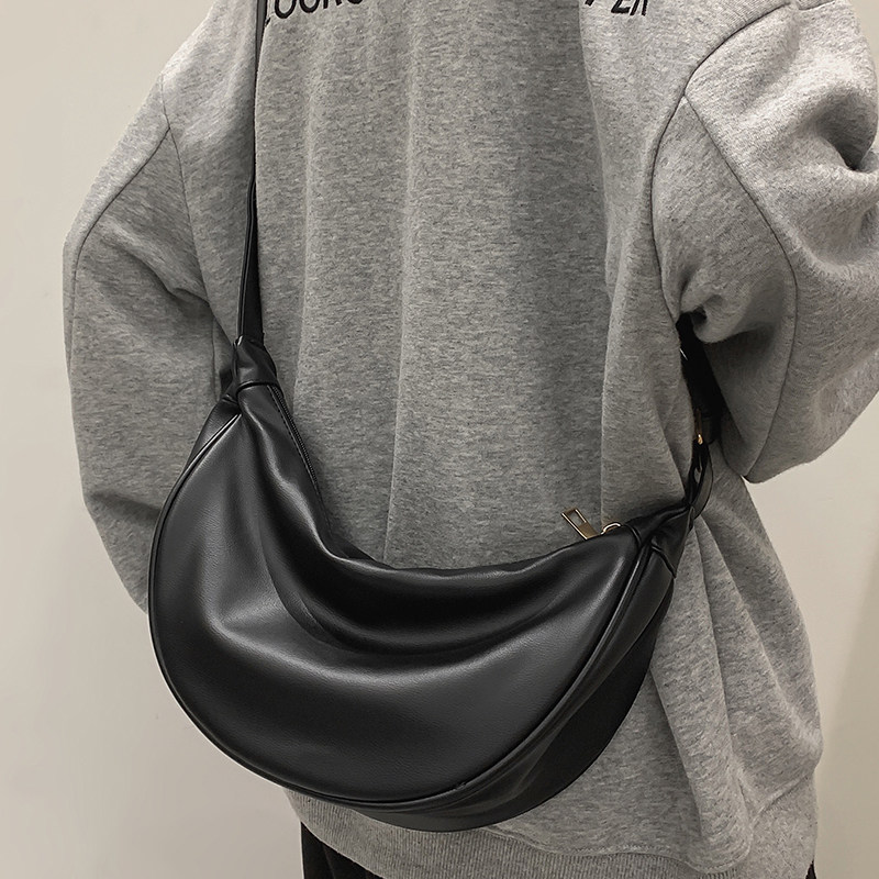 小众简约斜挎包春秋新款网红单肩包PU女包包ins流行百搭手机小包