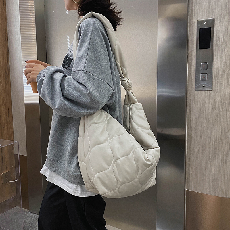 原创大容量出街chic个性饺子包