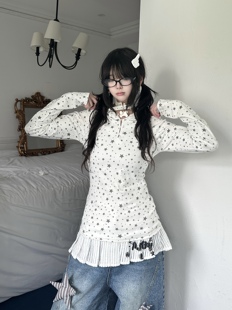 显瘦打底衫 T恤女甜辣修身 上衣 星星满印翅膀连帽长袖 咖喱人秋美式