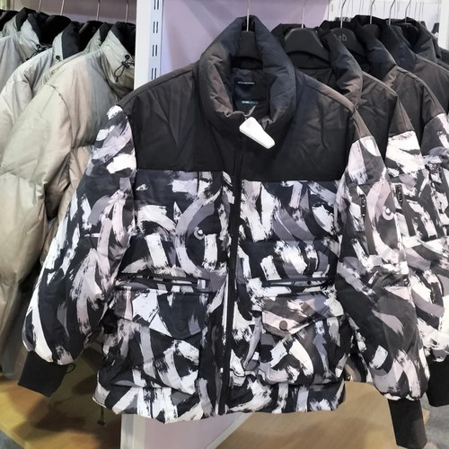 G家男装迷彩拼色立领短款羽绒服