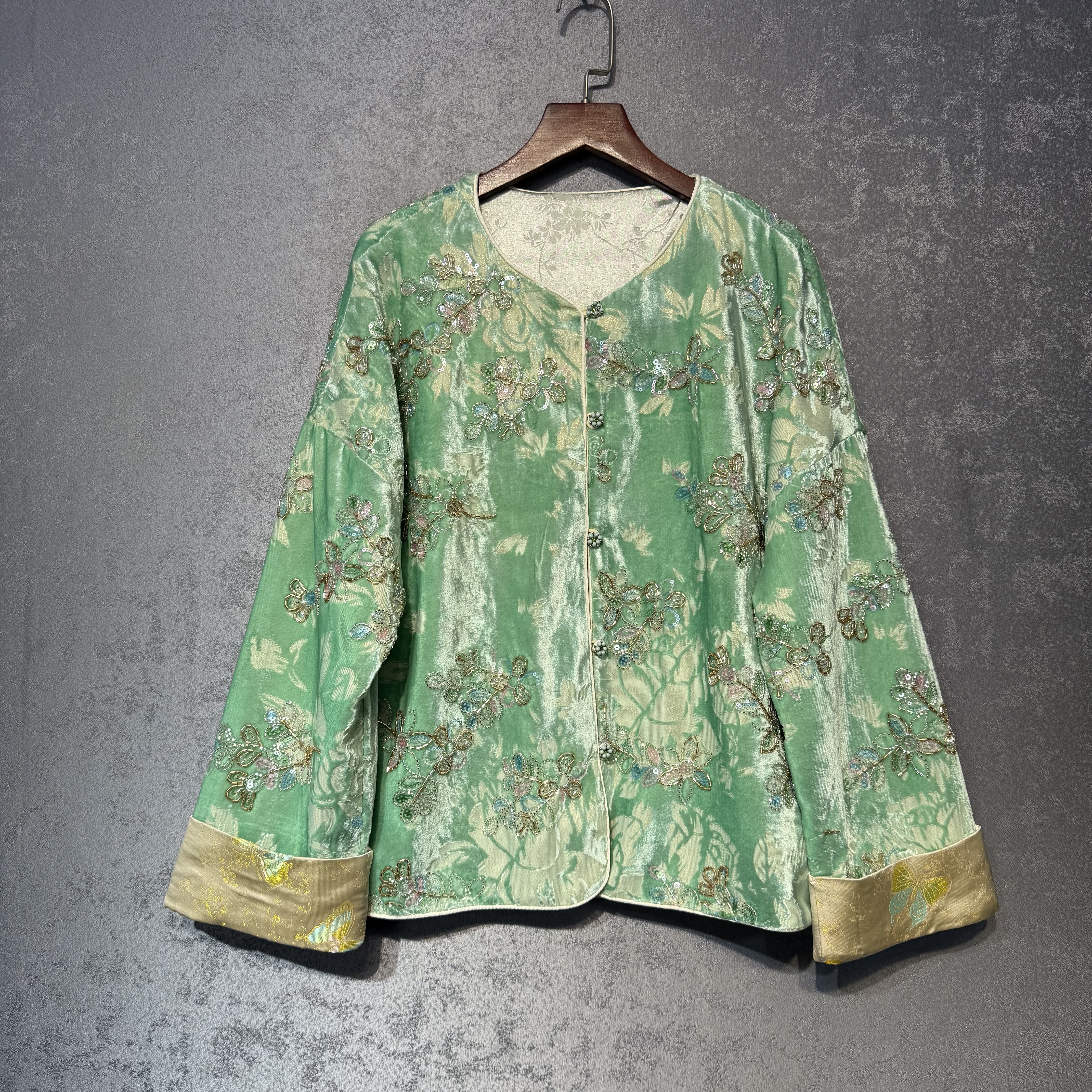 新中式国风高级重工亮片刺绣圆领真丝丝绒外套轻奢复古轻奢上衣女