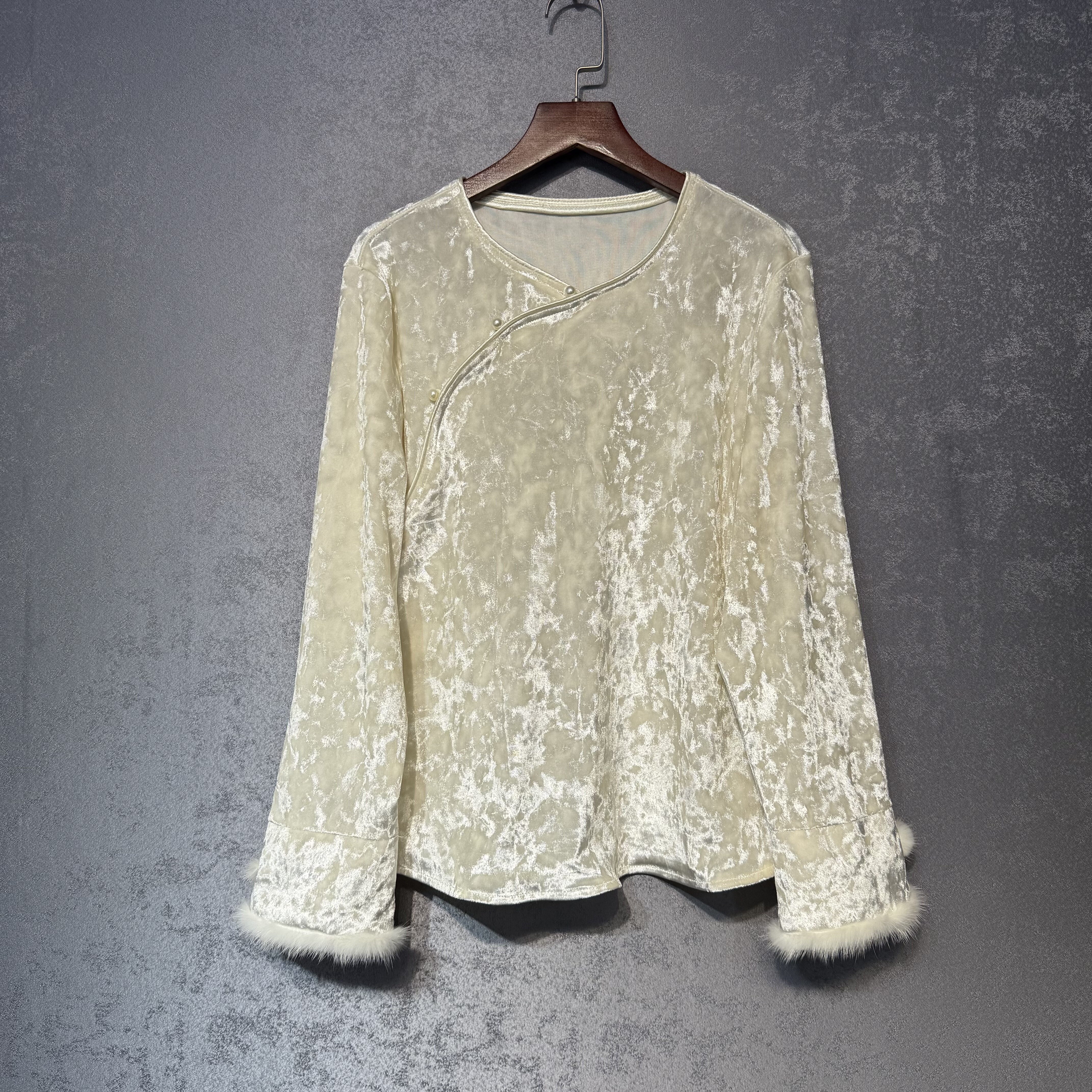 新中式国风钻石绒高级感水貂毛打底衫圆领女秋冬季内搭上衣米白色