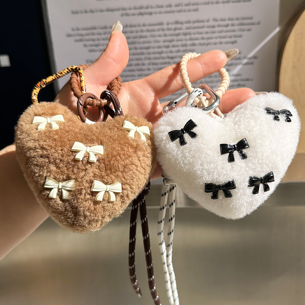 真羊毛爱心挂件可爱毛绒蝴蝶结手绳桃心挂件心形背包包挂饰钥匙扣