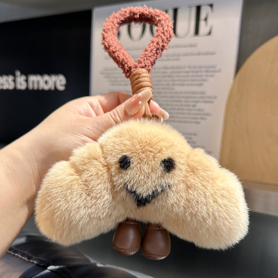 真獭兔毛可爱牛角包汽车钥匙扣挂件毛绒面包公仔玩偶包包书包挂饰