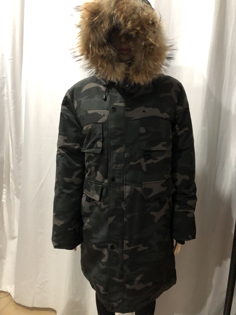 外贸原单品牌尾货90%白鸭绒迷彩加厚男女同款连帽羽绒服