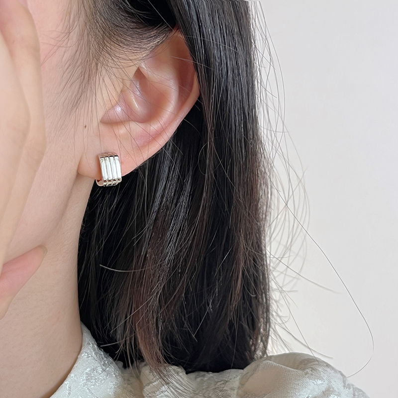 镂空五角星耳骨耳扣 通体s925纯银个性小巧耳环迷你圈耳饰耳钉女