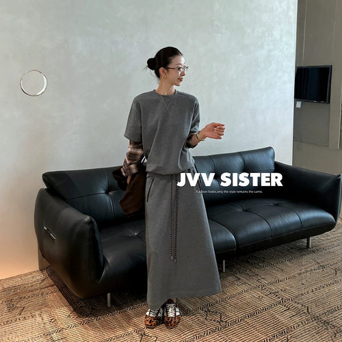 JVV十三行2026秋季新款设计感格纹长袖拼接卫衣半身裙套装女91338