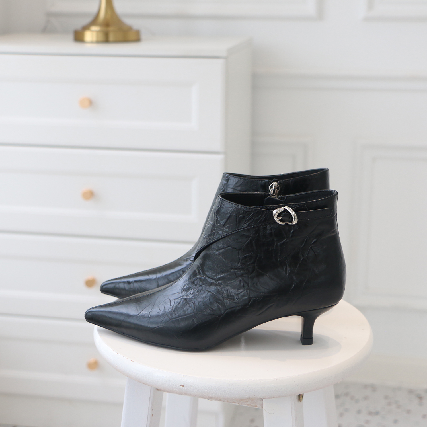 欧美时尚真皮高跟短靴尖头细跟OL