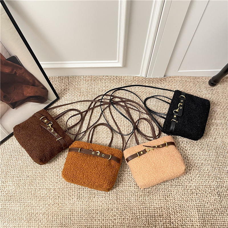 单肩包通勤包配饰包通勤包