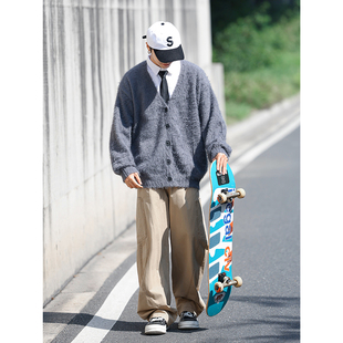 韩系早秋高级感穿搭cleanfit仿貂绒针织毛衫 灰色毛衣开衫 V领男款