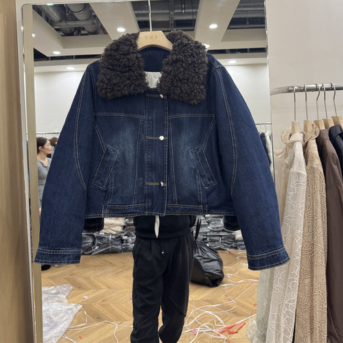 韩系深蓝牛仔羽绒服外套女2025冬大毛领翻领款加厚保暖外套258G03