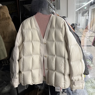韩系设计感V领羽绒服女2025冬季 D917 宽松泡芙白鸭绒外套保暖时尚